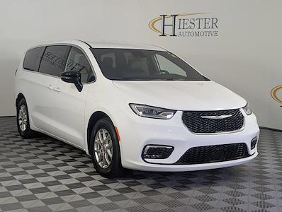2025 Chrysler Pacifica FWD Minivan for sale #13190U - photo 2