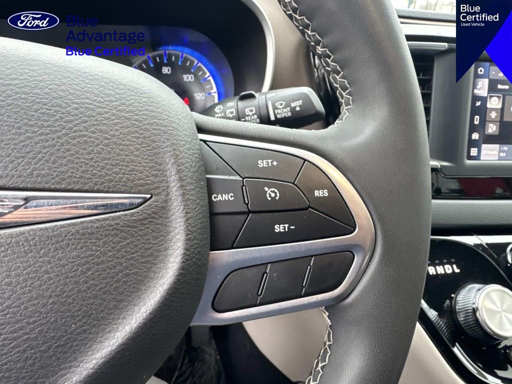 Used 2023 Chrysler Voyager - photo 23