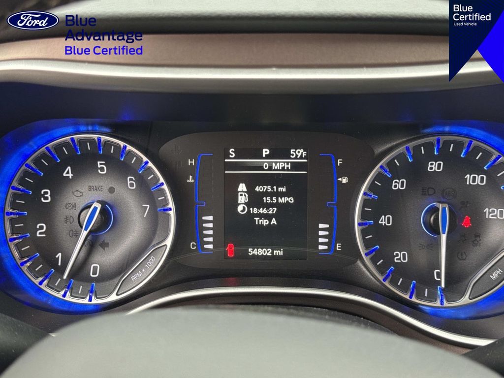 Used 2023 Chrysler Voyager - photo 24