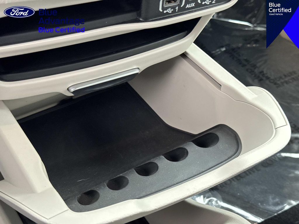 Used 2023 Chrysler Voyager - photo 28