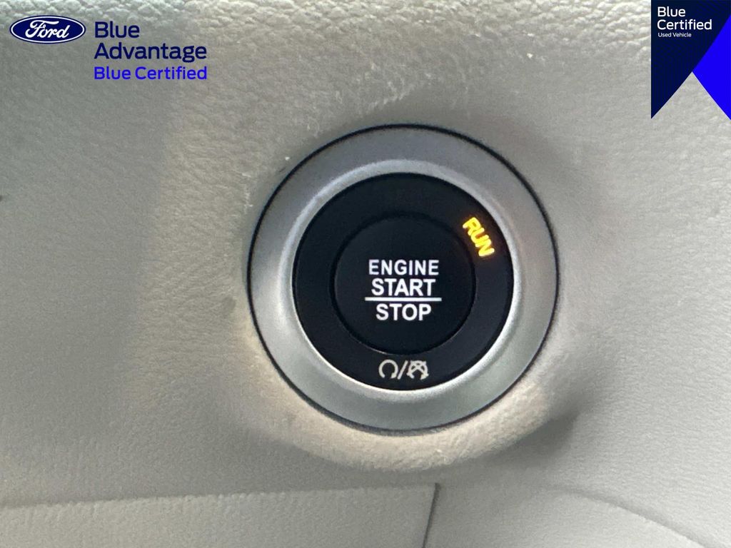 Used 2023 Chrysler Voyager - photo 32