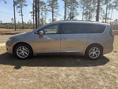 Used 2018 Chrysler Pacifica - photo 1