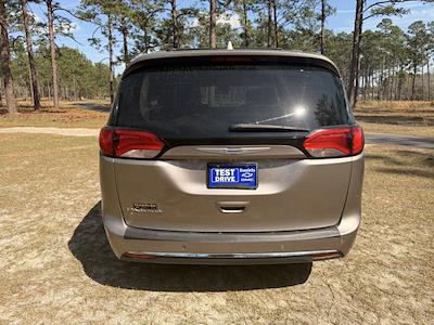 Used 2018 Chrysler Pacifica - photo 1