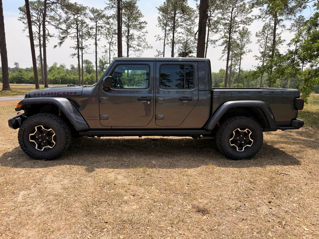 Used 2021 Jeep Gladiator - photo 2