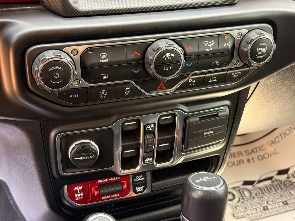 Used 2021 Jeep Gladiator - photo 22
