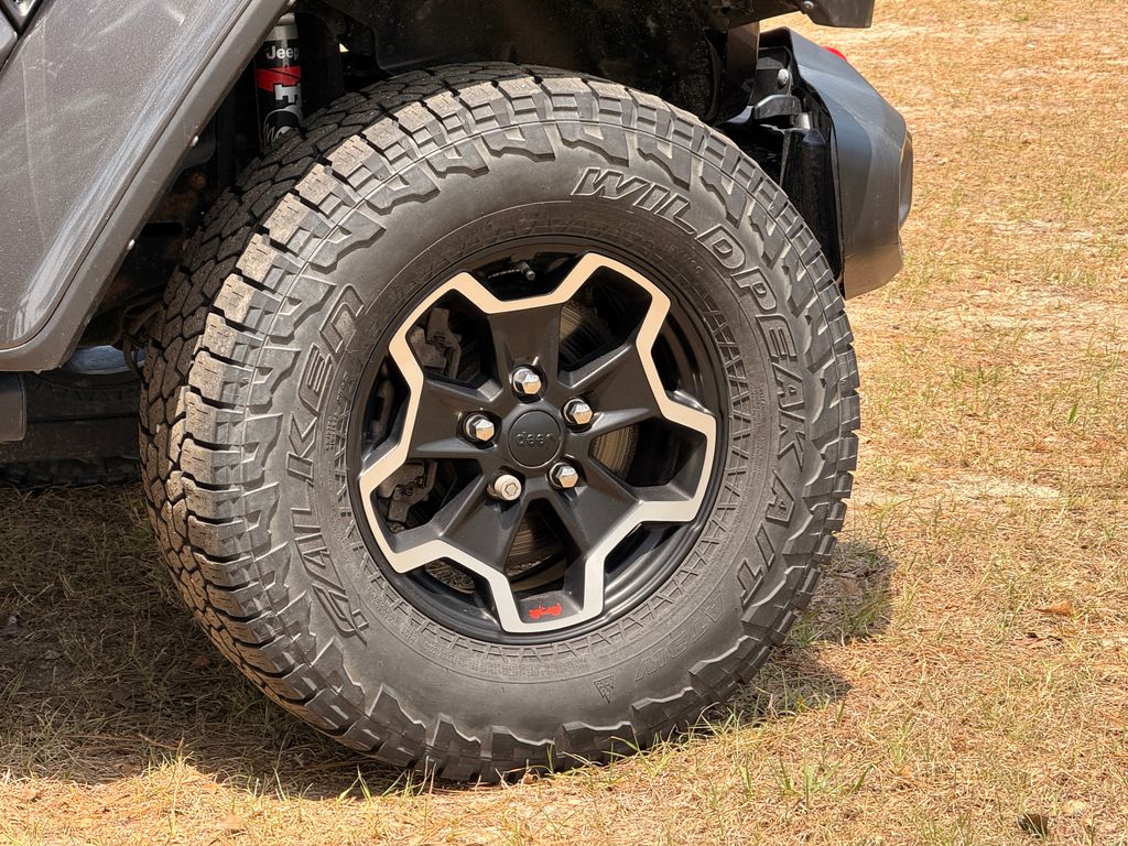 Used 2021 Jeep Gladiator - photo 11