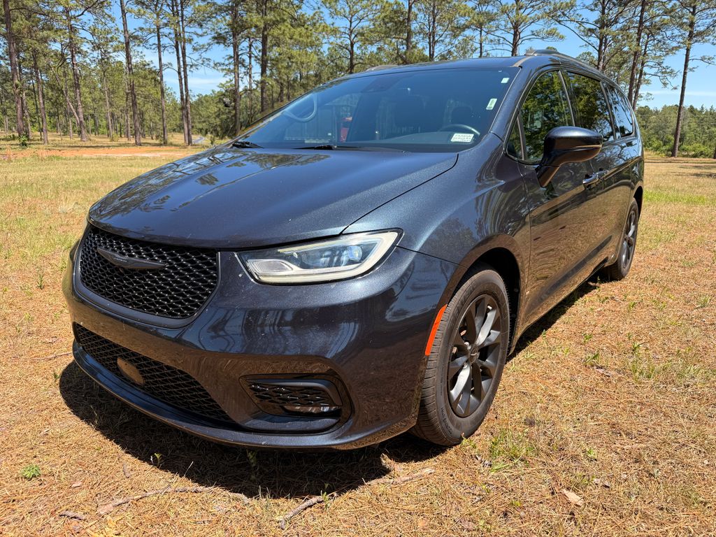 Used 2021 Chrysler Pacifica - photo 1