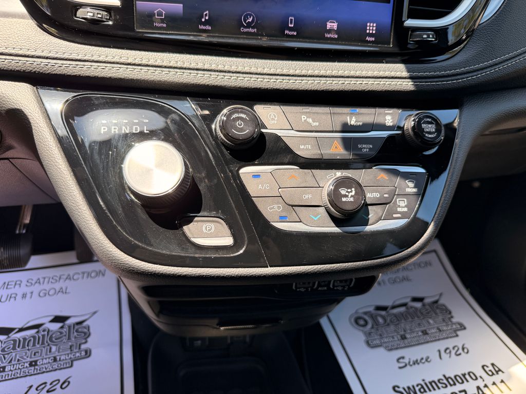 Used 2021 Chrysler Pacifica - photo 22