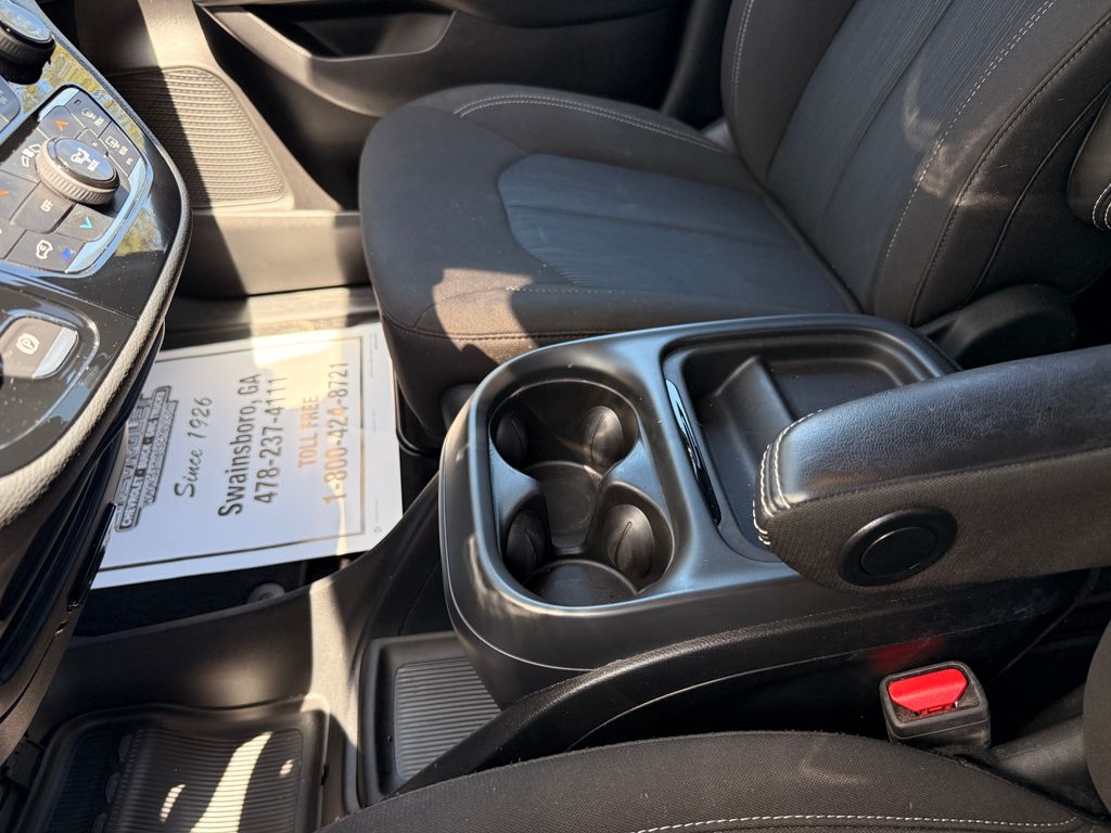 Used 2021 Chrysler Pacifica - photo 25