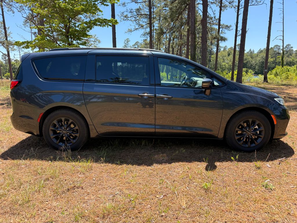 Used 2021 Chrysler Pacifica - photo 8