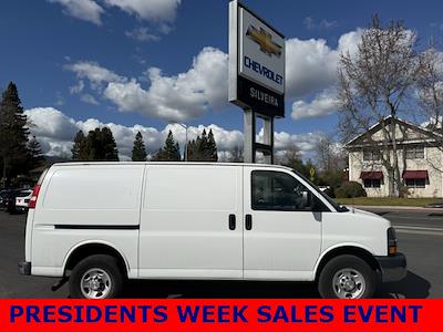 Used 2015 Chevrolet Express 2500 - photo 1