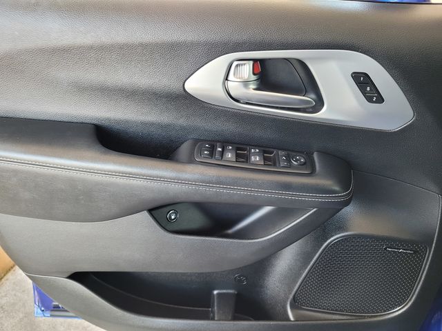 Used 2019 Chrysler Pacifica - photo 20