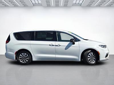 2024 Chrysler Pacifica FWD Minivan for sale #P3004 - photo 2