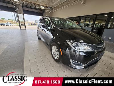 Used 2018 Chrysler Pacifica - photo 1