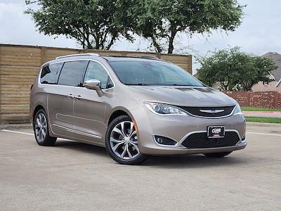 2018 Chrysler Pacifica FWD Minivan for sale #JR321484 - photo 1