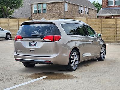 2018 Chrysler Pacifica FWD Minivan for sale #JR321484 - photo 2