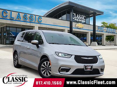 Used 2023 Chrysler Pacifica - photo 1