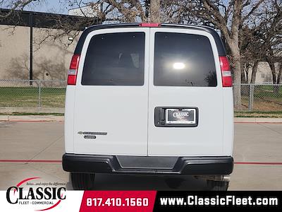 Used 2025 Chevrolet Express 3500 - photo 1