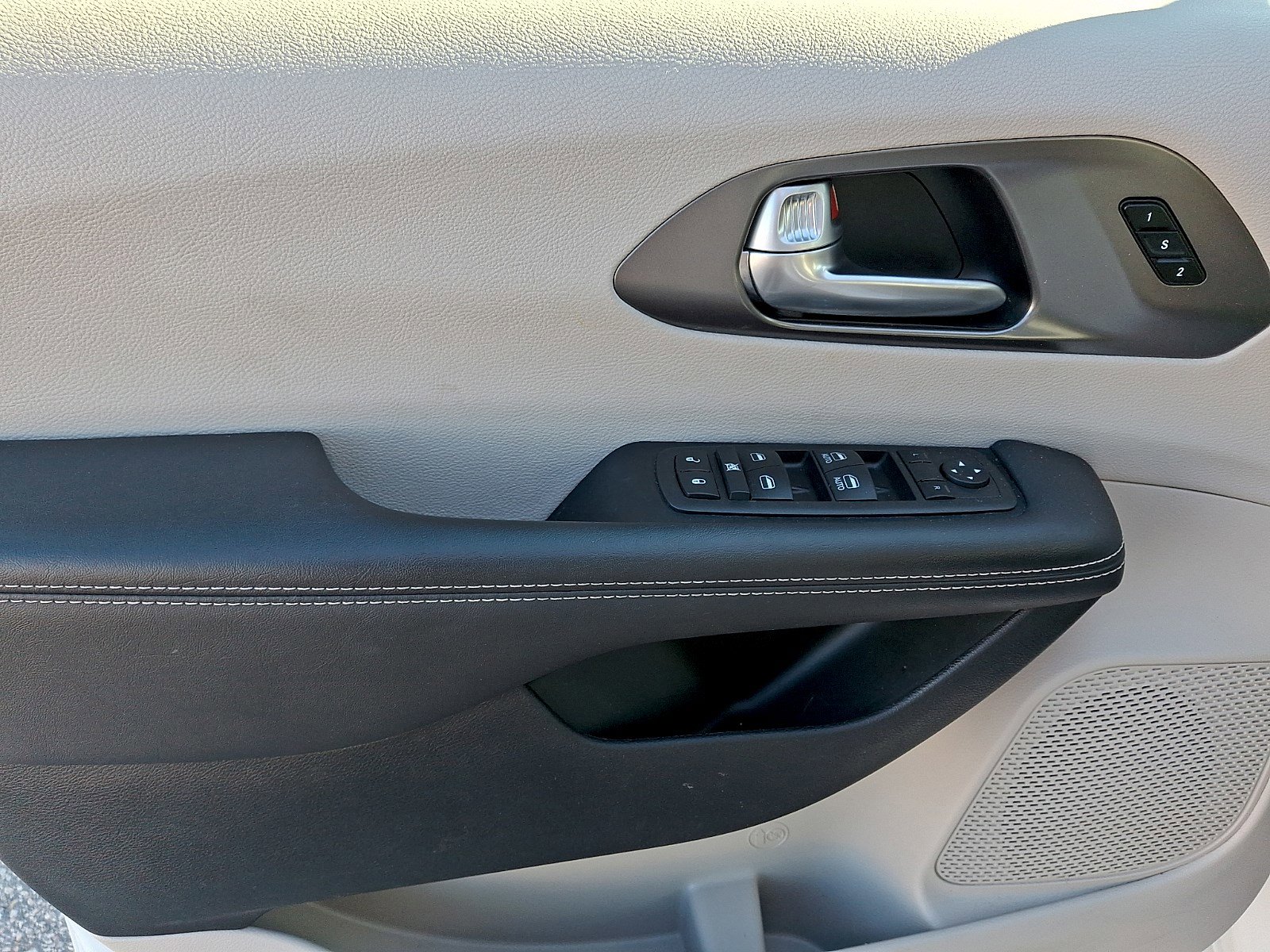 Used 2024 Chrysler Pacifica - photo 14