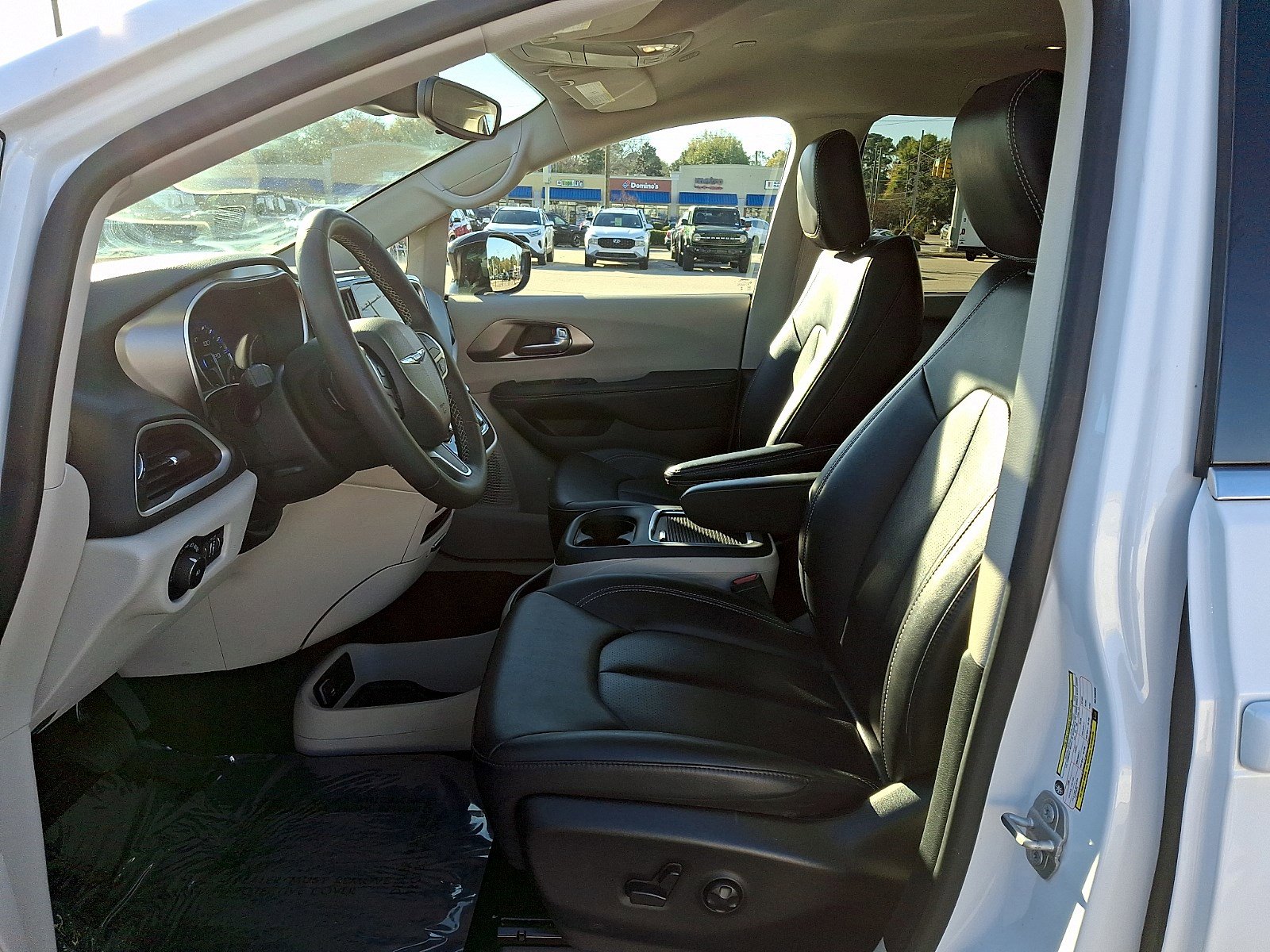 Used 2024 Chrysler Pacifica - photo 15