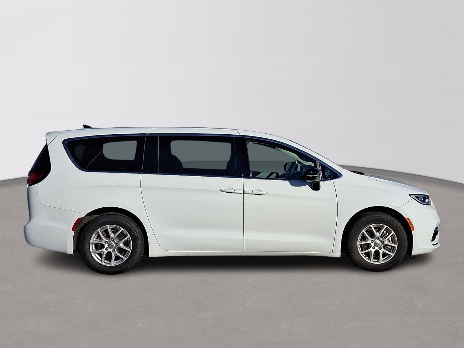 Used 2024 Chrysler Pacifica - photo 9