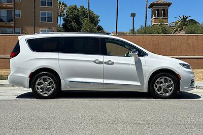 2021 Chrysler Pacifica AWD Minivan for sale #18713 - photo 2