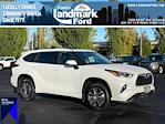 Used 2022 Toyota Highlander XLE for sale #2250517 - photo 1