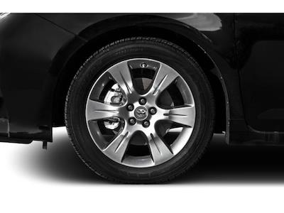 Used 2015 Toyota Sienna - photo 1