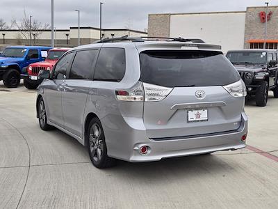 Used 2015 Toyota Sienna - photo 1