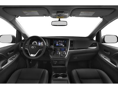 Used 2015 Toyota Sienna - photo 1