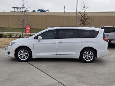 Used 2018 Chrysler Pacifica - photo 1