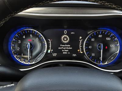 Used 2023 Chrysler Pacifica - photo 1