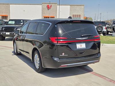 Used 2023 Chrysler Pacifica - photo 1