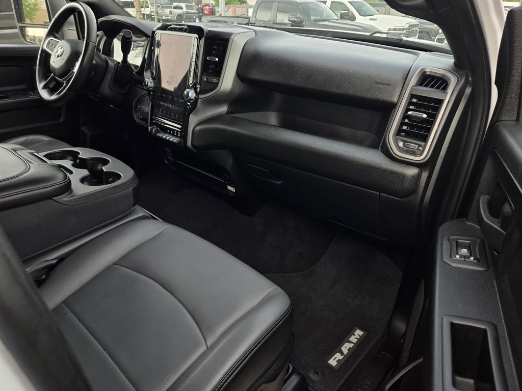 Used 2025 Ram 2500 - photo 18