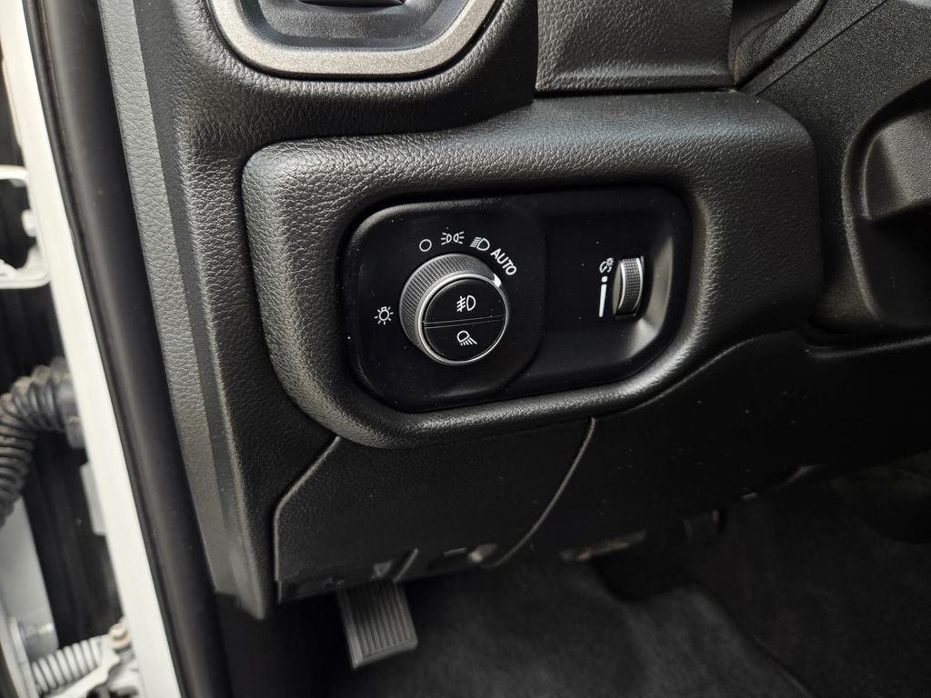 Used 2025 Ram 2500 - photo 26