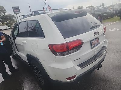 Used 2017 Jeep Grand Cherokee - photo 1