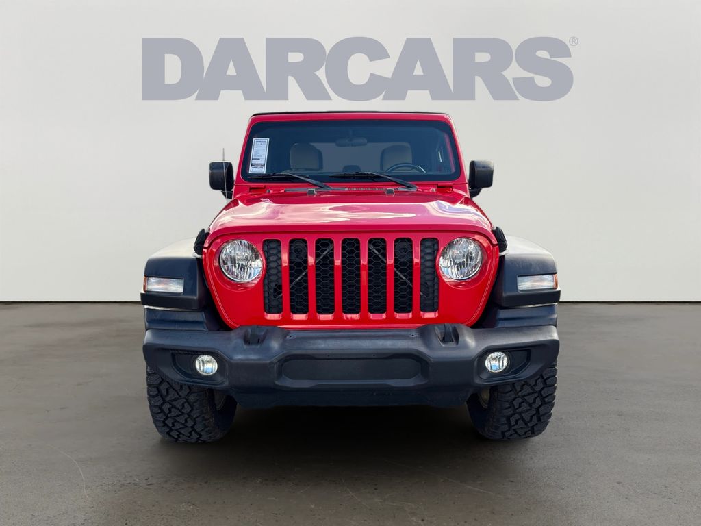 Used 2020 Jeep Gladiator - photo 2