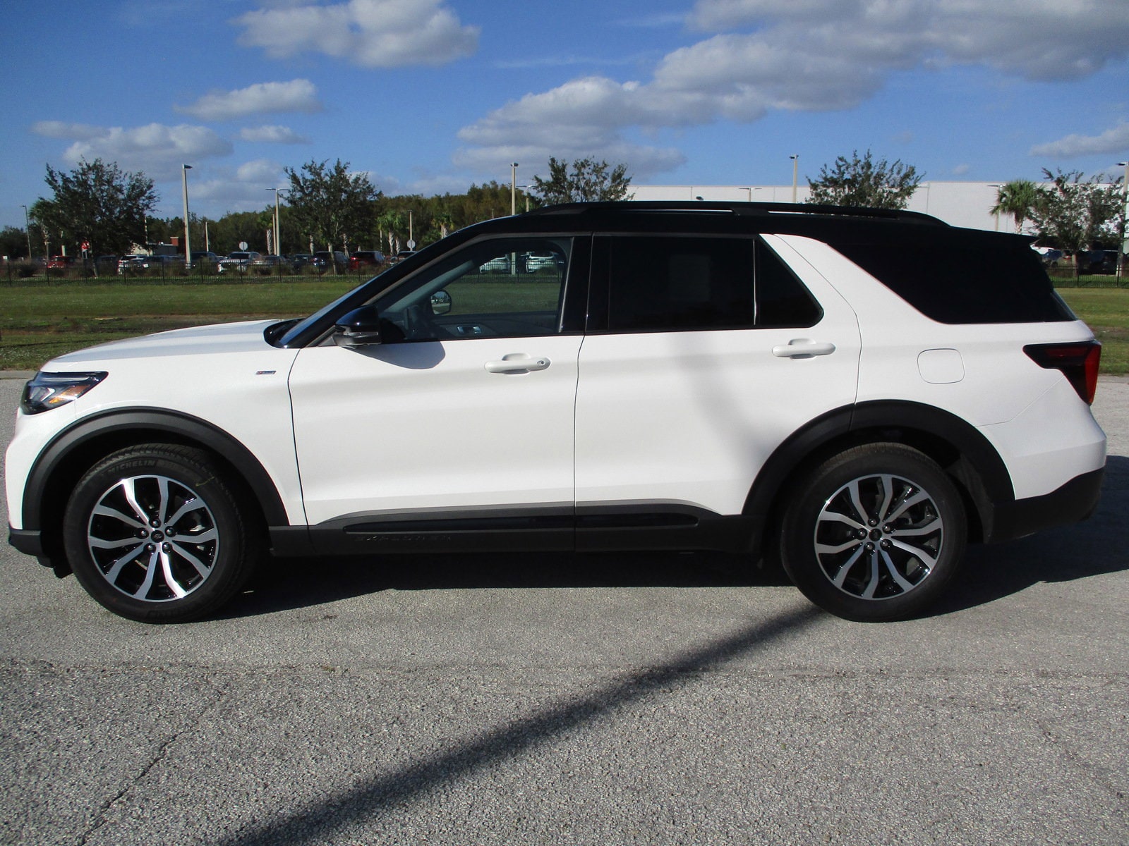 New 2025 Ford Explorer - photo 7