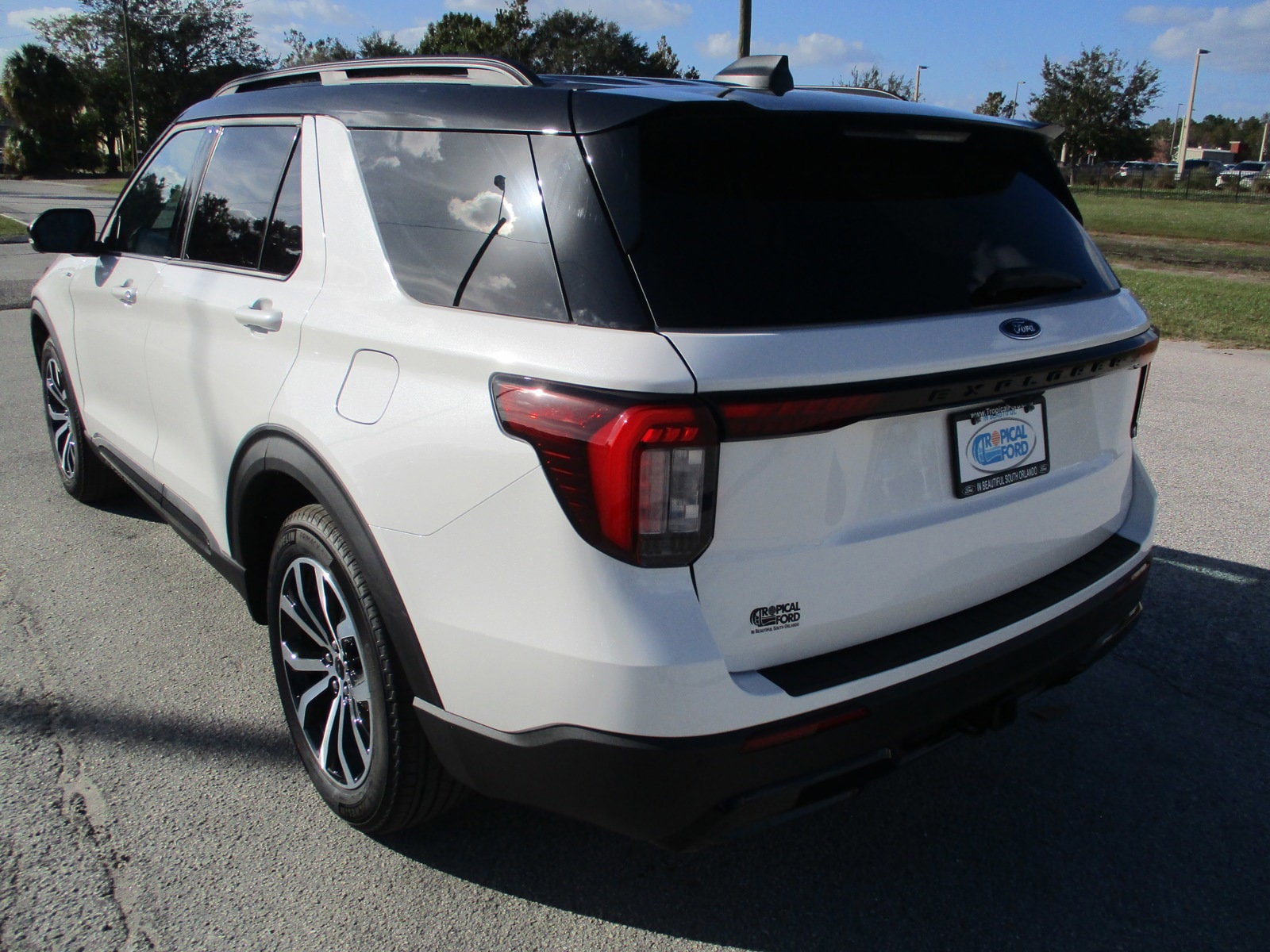 New 2025 Ford Explorer - photo 8