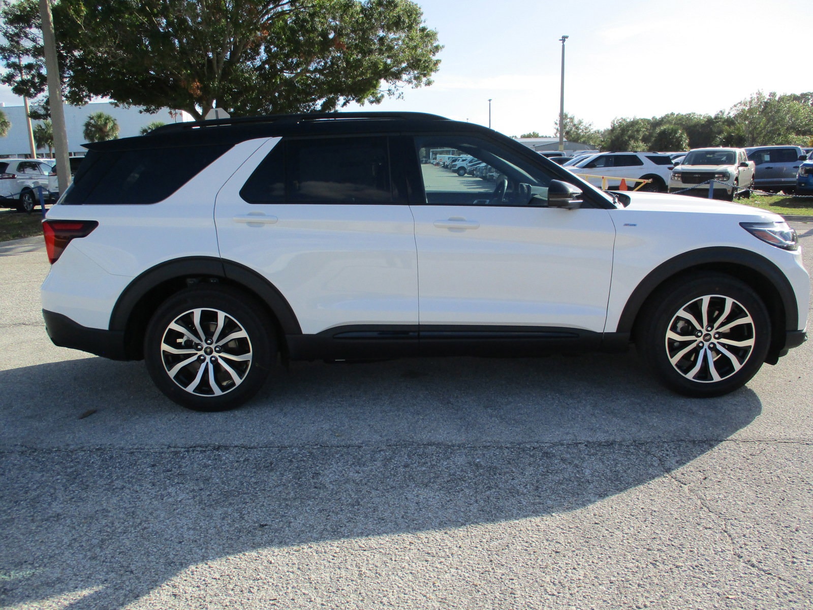 New 2025 Ford Explorer - photo 10