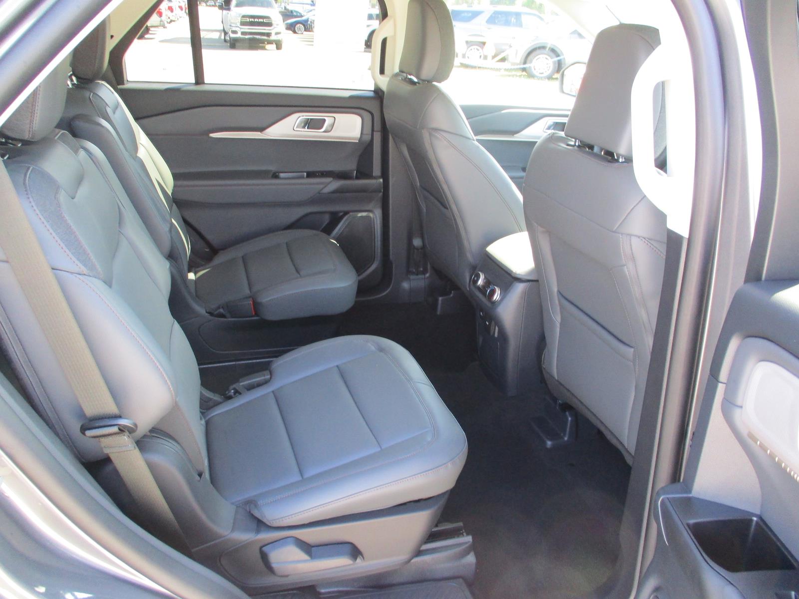 New 2025 Ford Explorer - photo 23