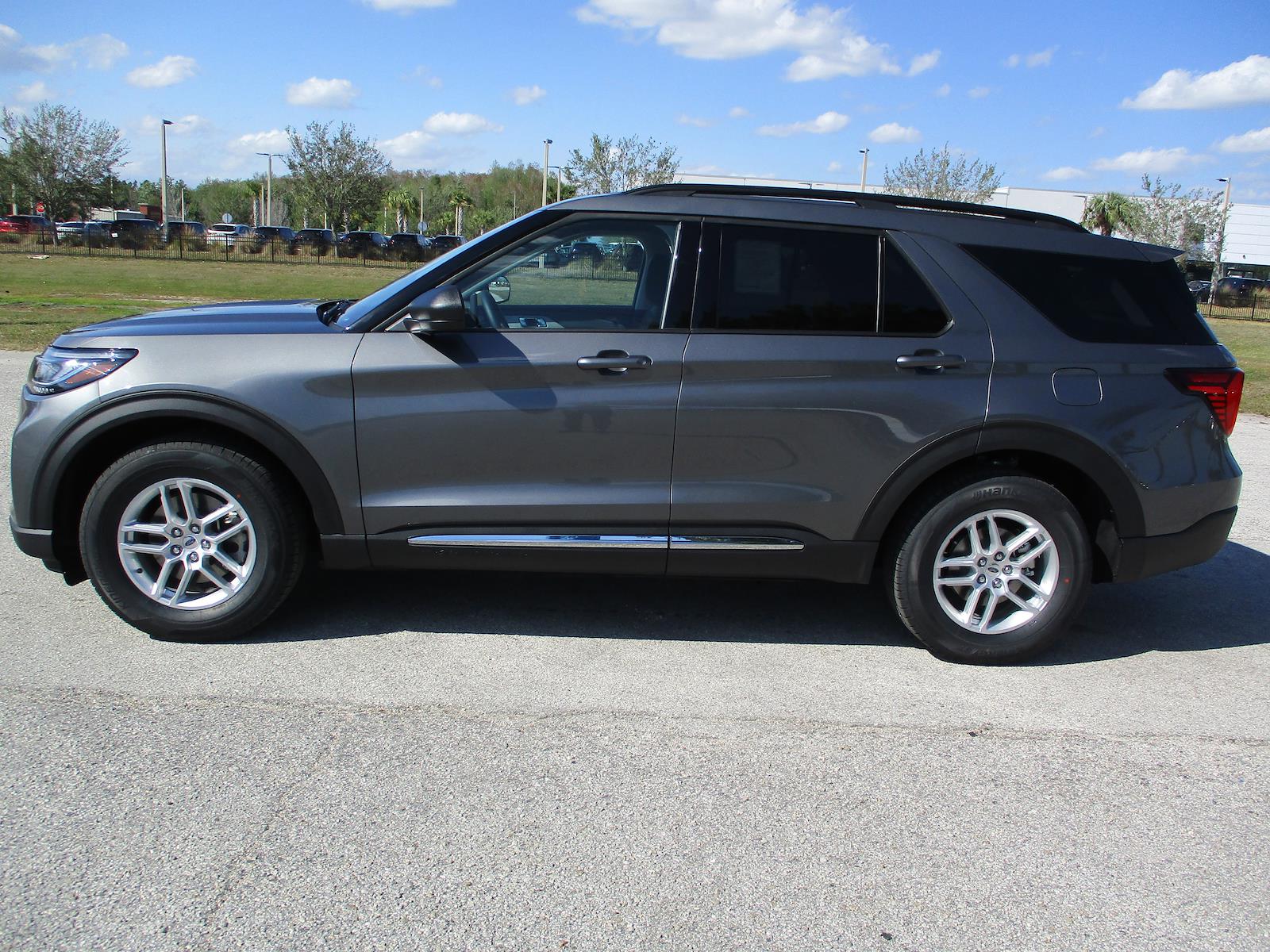 New 2025 Ford Explorer - photo 6