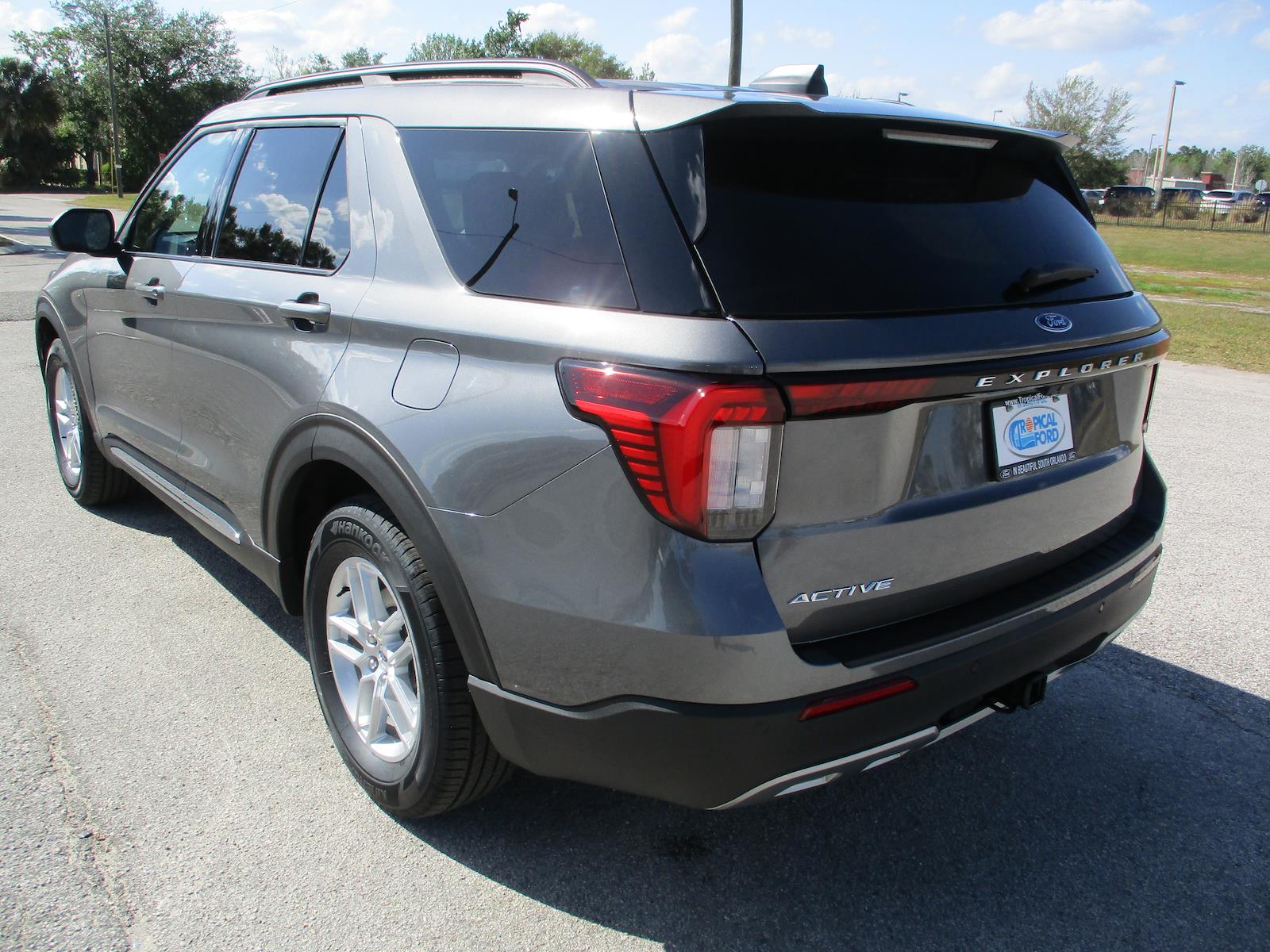 New 2025 Ford Explorer - photo 7