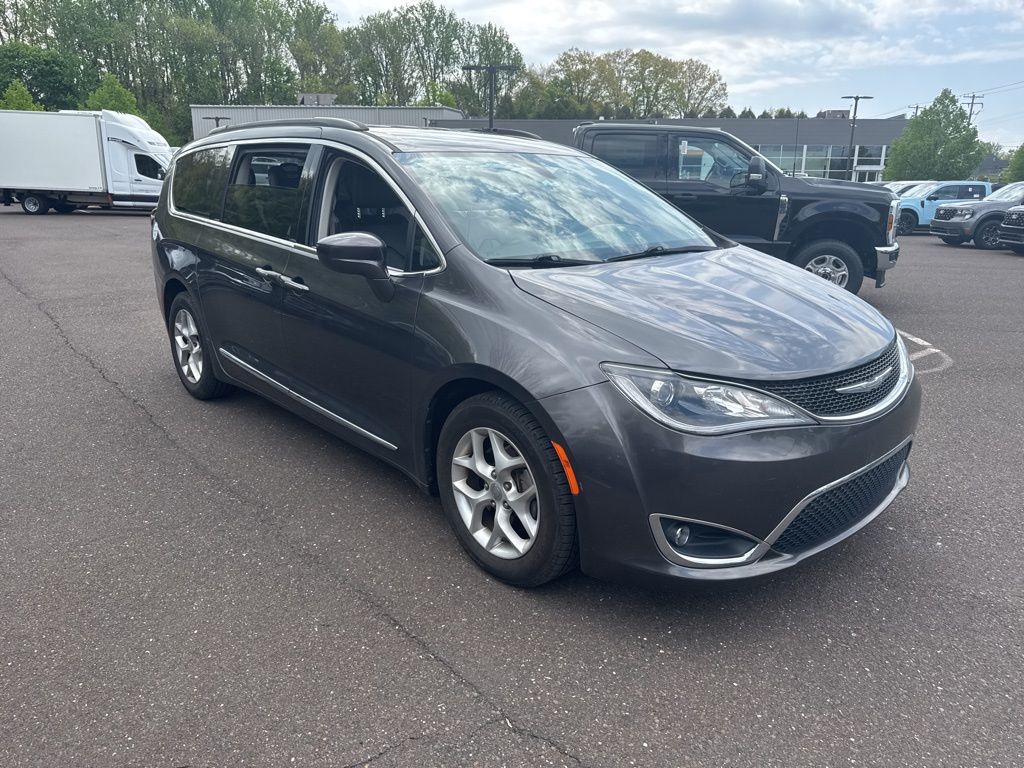 Used 2017 Chrysler Pacifica - photo 5