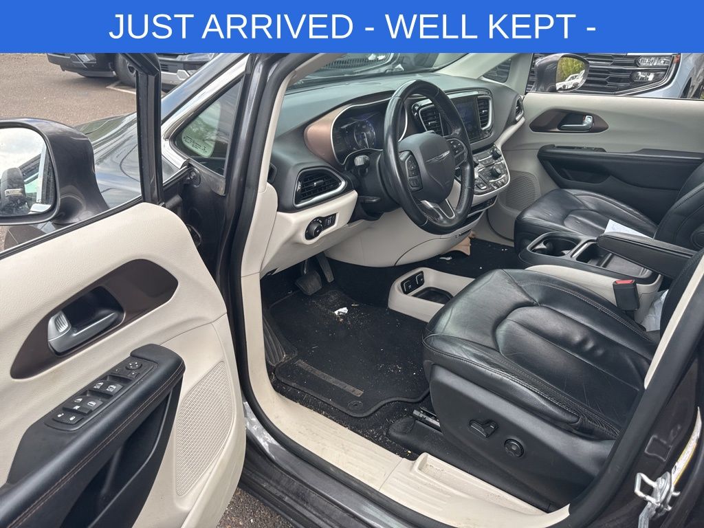 Used 2017 Chrysler Pacifica - photo 8
