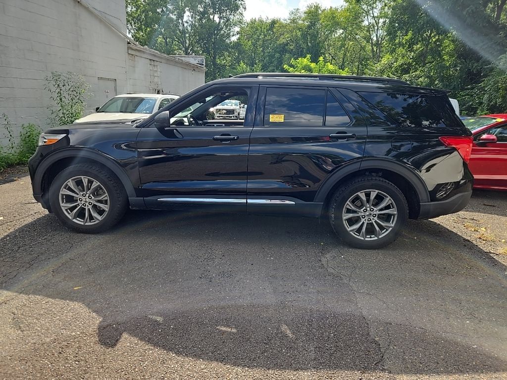 Used 2020 Ford Explorer - photo 2