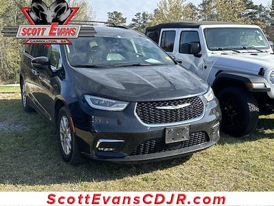 Used 2022 Chrysler Pacifica - photo 1