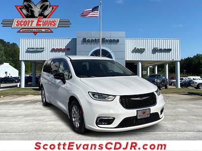 Used 2024 Chrysler Pacifica Touring L Minivan for sale #D6420 - photo 1