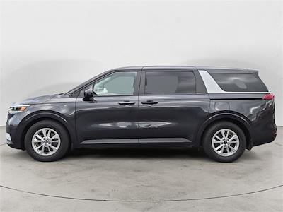 Used 2022 Kia Carnival - photo 1
