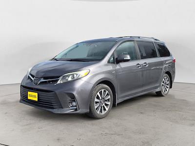 Used 2018 Toyota Sienna - photo 1